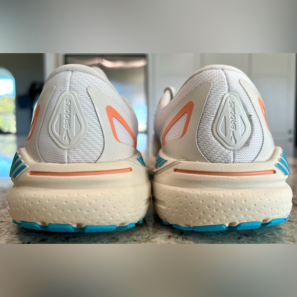 Brooks Adrenaline GTS 23 Women's Coconut Papaya - Picture 4 of 15